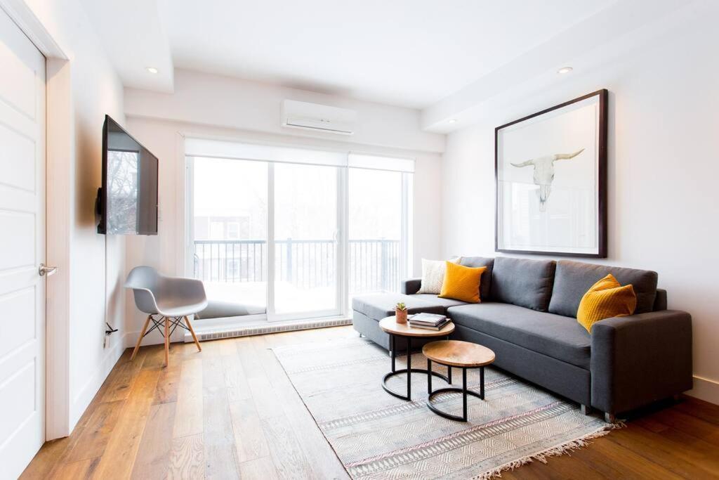Sleek Condo In The Heart Of Little Italy By Den Stays Монреаль Екстер'єр фото