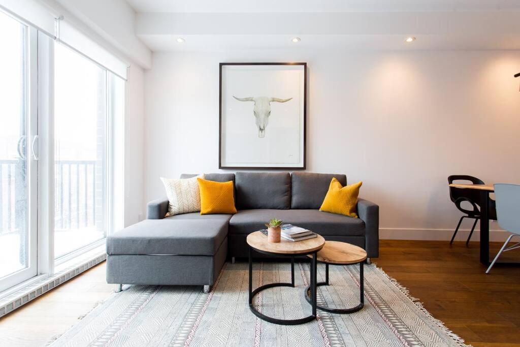 Sleek Condo In The Heart Of Little Italy By Den Stays Монреаль Екстер'єр фото