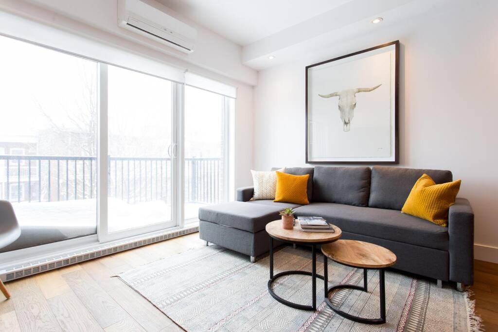 Sleek Condo In The Heart Of Little Italy By Den Stays Монреаль Екстер'єр фото