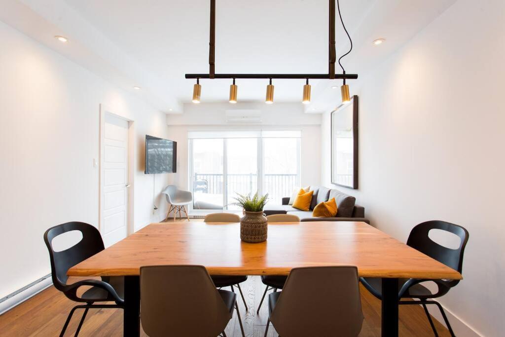 Sleek Condo In The Heart Of Little Italy By Den Stays Монреаль Екстер'єр фото